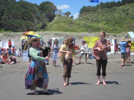 ukulele player along to support the Oil Free Seas Flotilla