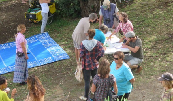Signing the NO TPPA petitions at the rally
