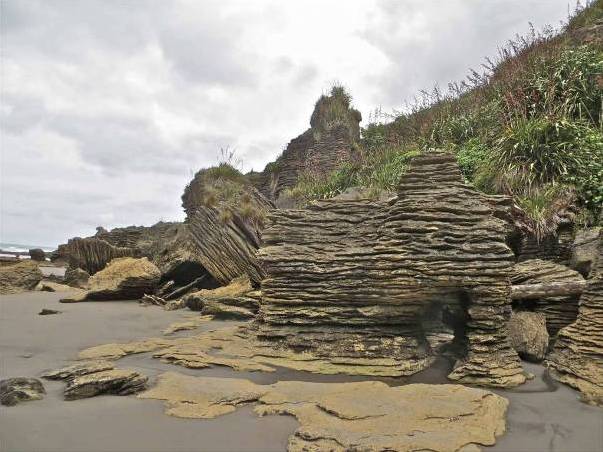 Schnackenberg Bay with pancake limestone arches. Image John Lawson