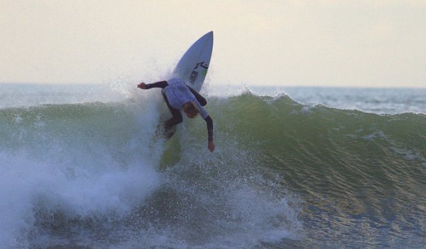 Raglan's Taylor Hutchison. Image courtesy of Col / Surf2Surf.com