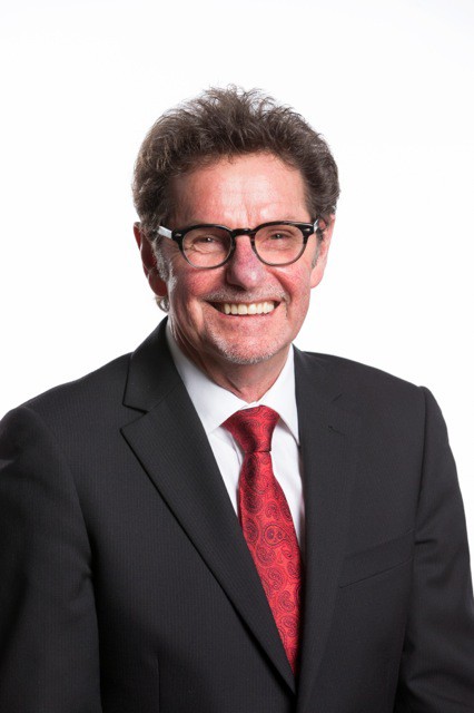 Rick Thorpe from Xtreme complimented Raglan councillor Clint Baddeley on the work he did educating other councillors and pushing for contract on Xtreme's behalf. Image supplied.