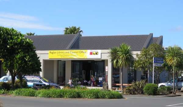 Raglan Library open on Wednesday nights from Oct 14