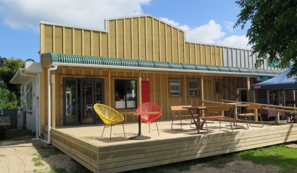 THE LOCAL EATERY at 6 Wallis St
