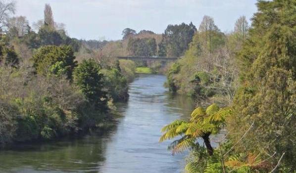 Waikato River scene - Image John Lawson