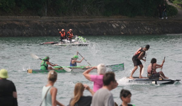 And they are away - Image Richard Gallagher