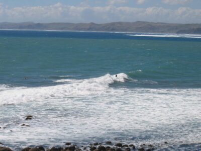 050306manubaysurfingimg_0308