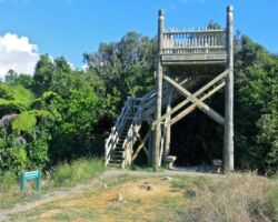 Viewing tower on Hakarimata walk 160602hakarimataviewingtour