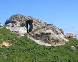 Limestone crag in the Cogswell Rd area 160721cogswellcrags