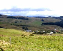Te Mata village and hills 161117-te-mata-village