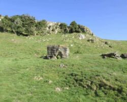 Limestone arch on top of the Kapamahunga
Range